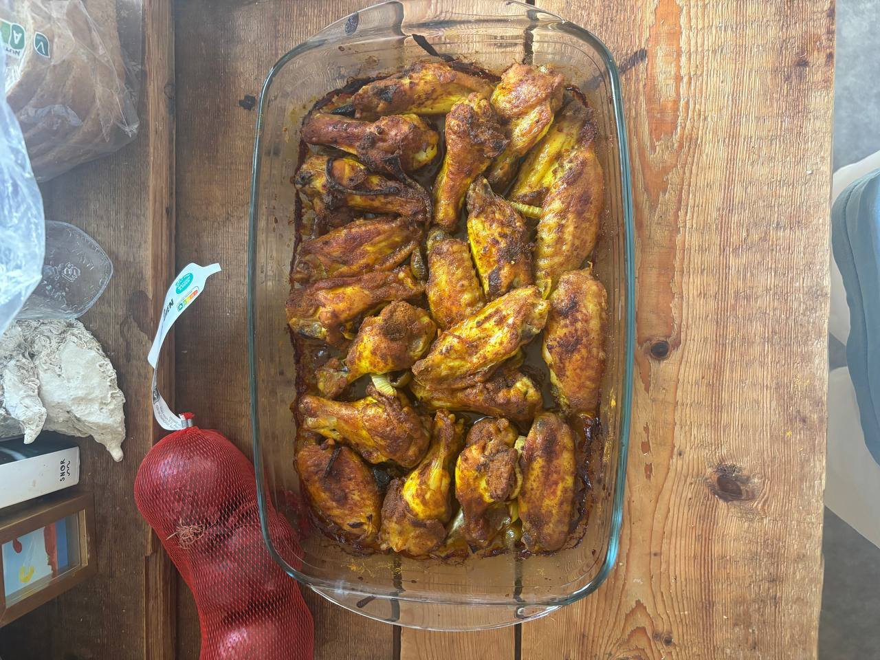 Hotwings van de barbecue met ketjap-ketchupmarinade